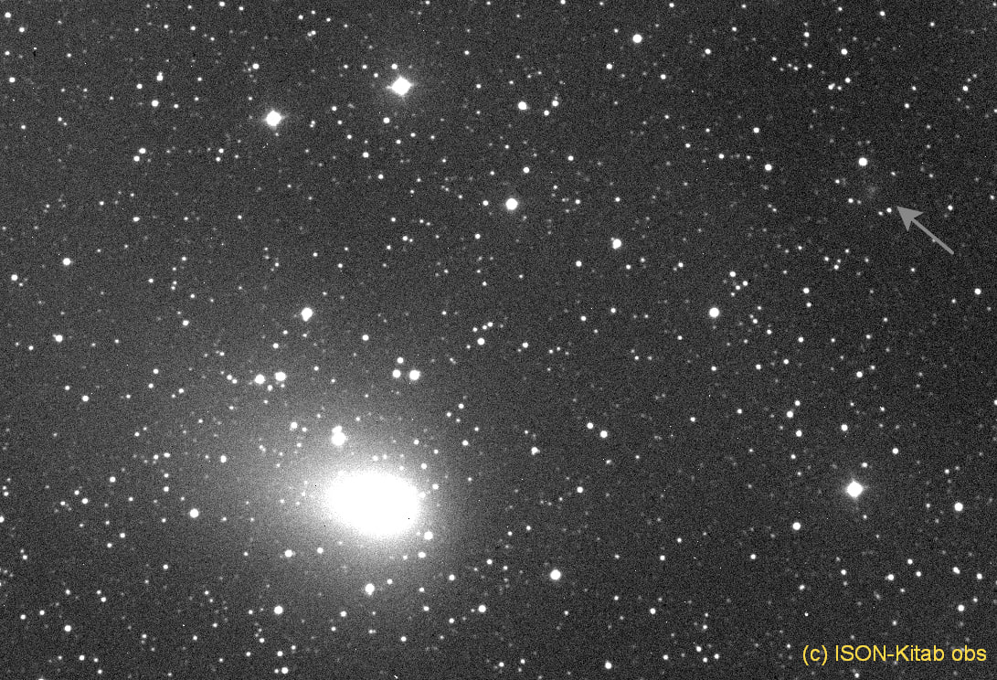 Астрономы сфотографировали сближение двух комет. Одна из них вернётся через 945 лет