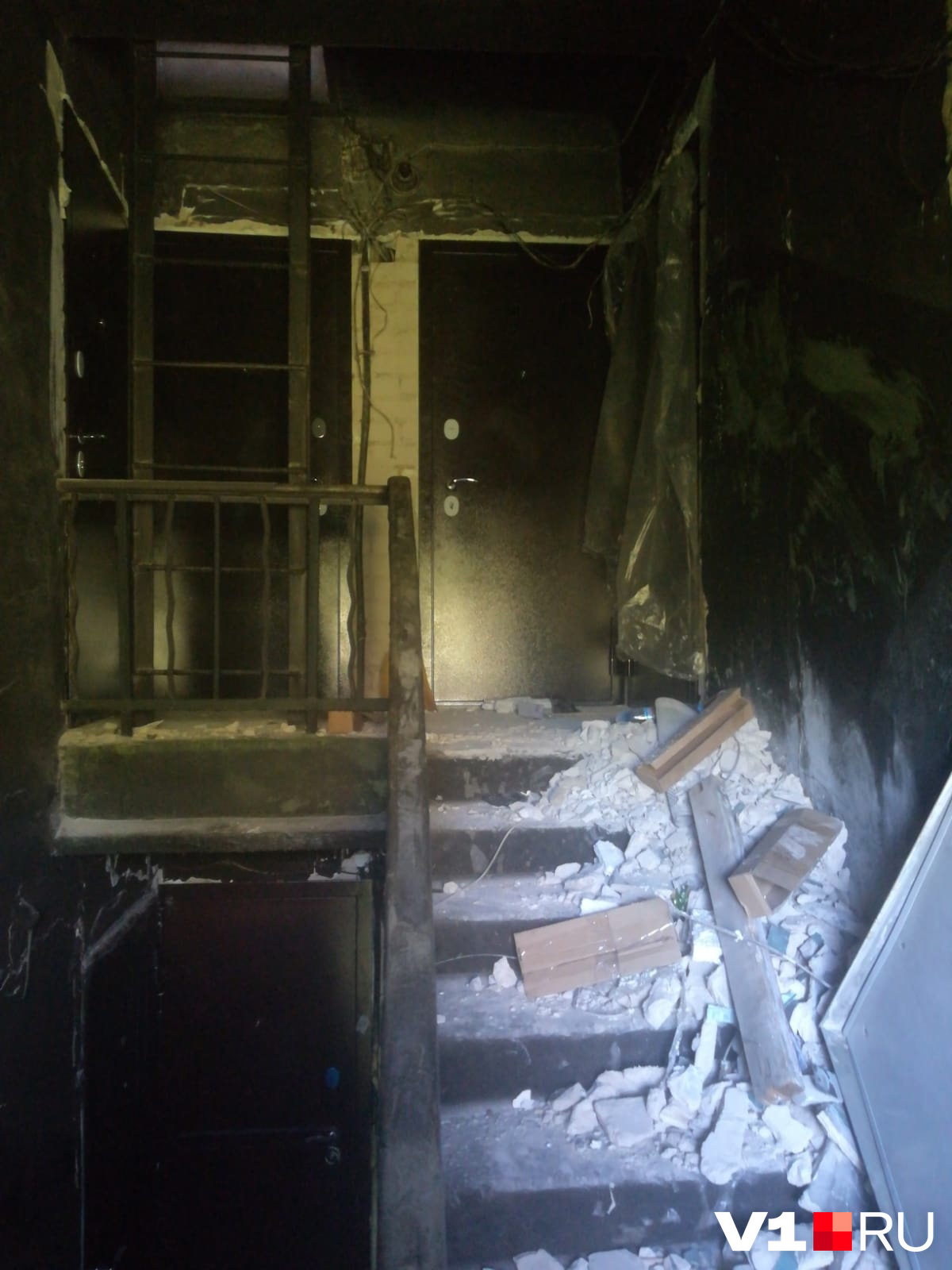 Мы каждый день боимся сгореть заживо»: жители дома в центре Волгограда  стали заложниками нездоровой соседки - 23 декабря 2021 - v1.ru