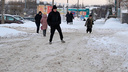 «Мэр мог бы сам с лопатой выйти»: мнения ярославцев с тротуаров о зимней уборке города. Видеоопрос