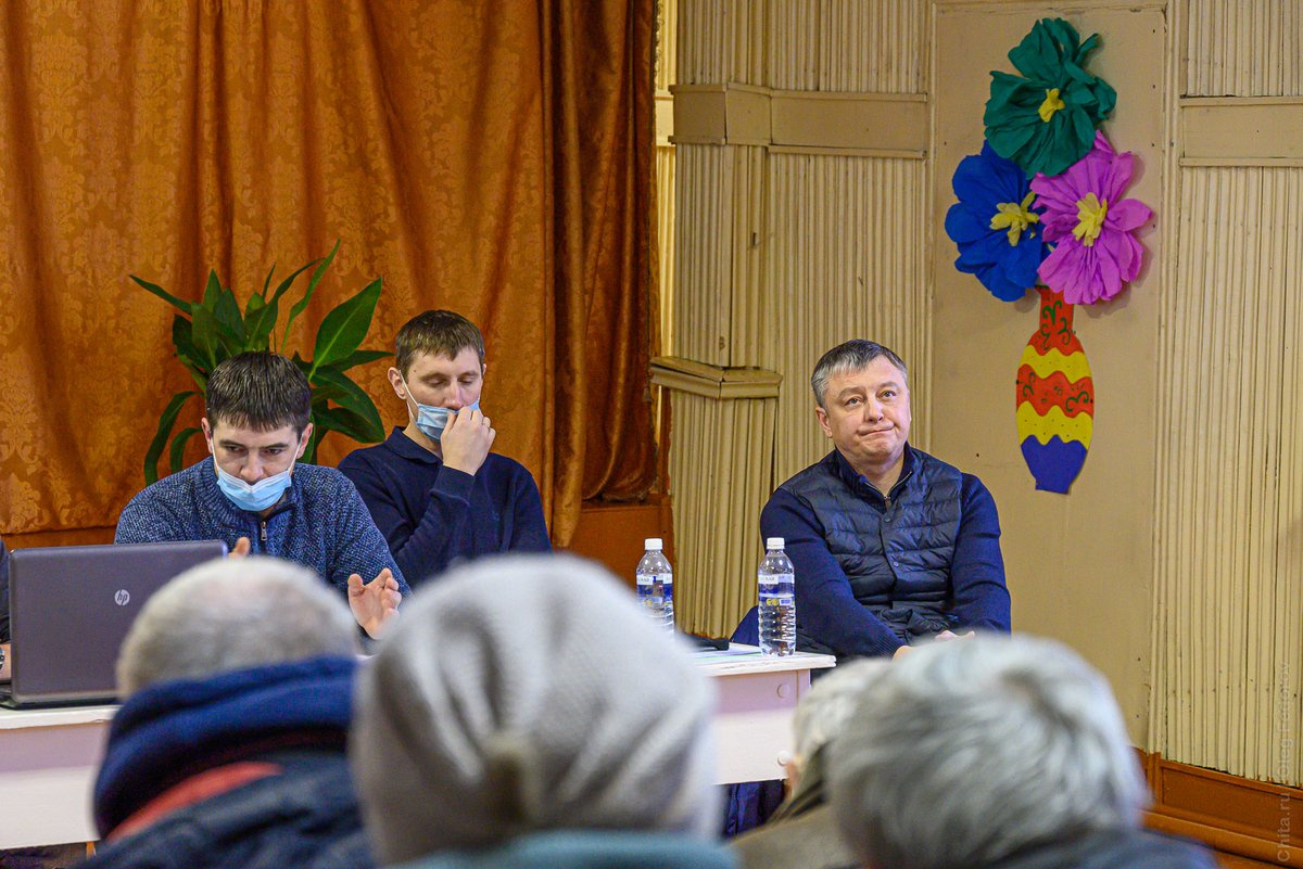 Слева глава поселения Черемховского Виктор Ковнер, справа замдиректора «Разрезугля» Евгений Ситников Слева глава поселения Черемховского Виктор Ковнер, справа замдиректора «Разрезугля» Евгений Ситников