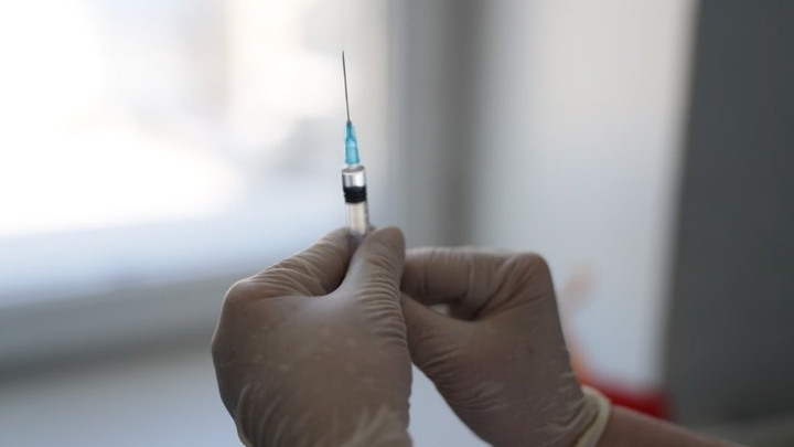 Вакцины «Спутник Лайт» в Иркутской области нет - власти