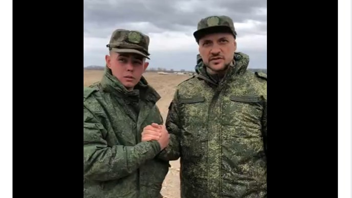 Осипов вместе с военнослужащим поблагодарили за гуманитарную помощь от забайкальцев