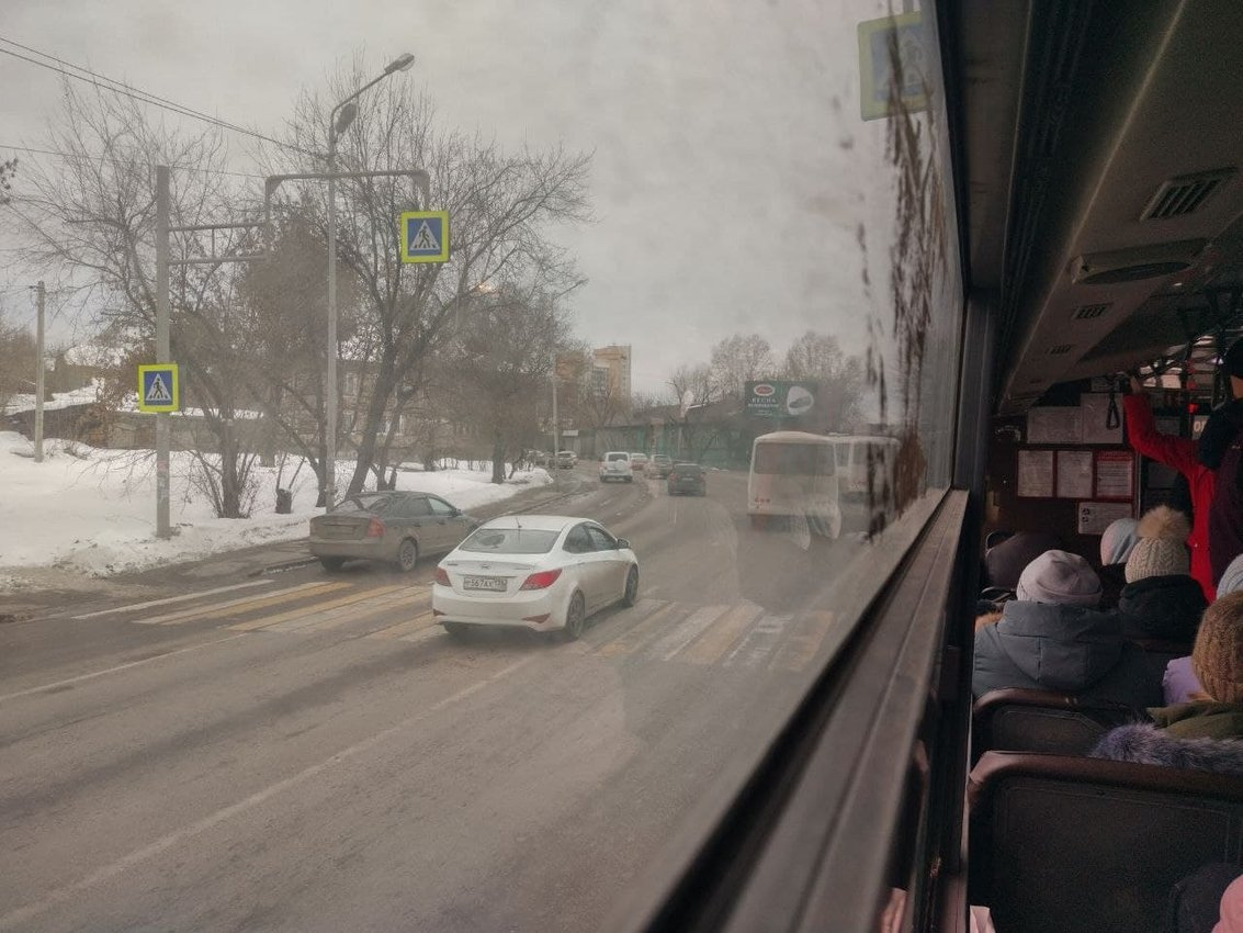 Грязные окна в городских автобусах - обычная история