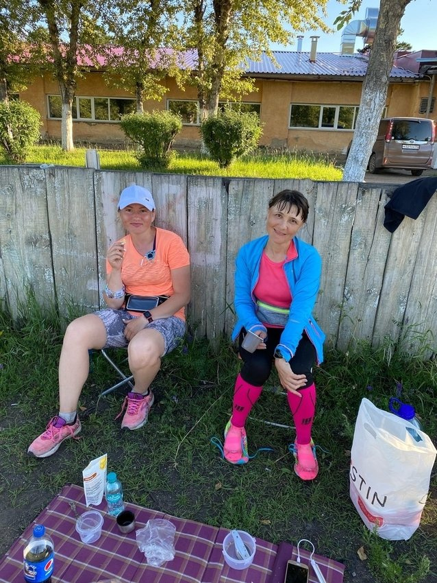 Ольга и Катя в день забега на 100 километров Ольга и Катя в день забега на 100 километров
