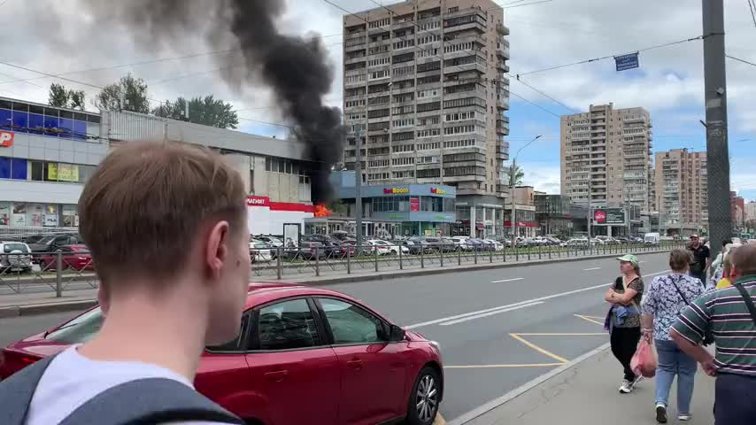 Питер 25 мая. Метро горит. Пожары в СПБ на Ленинском проспекте.