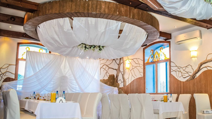 Ресторан «Старый замок» представил читинцам банкетный зал для свадеб