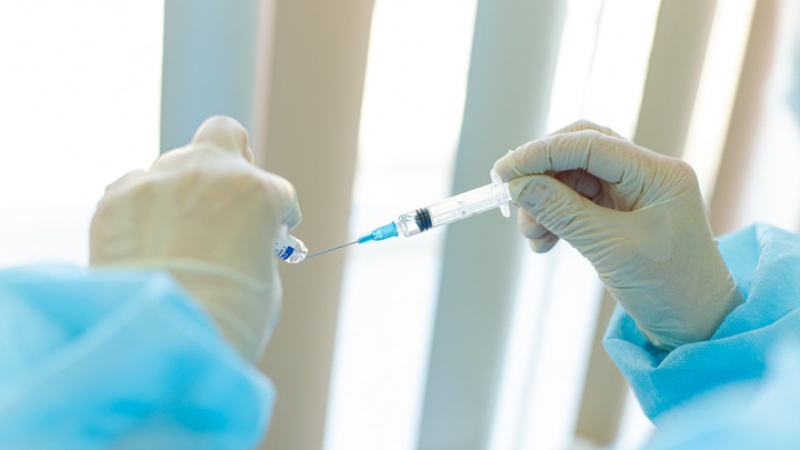СМИ Братска заявило об отсутствии вакцины от коронавируса в двух больницах города