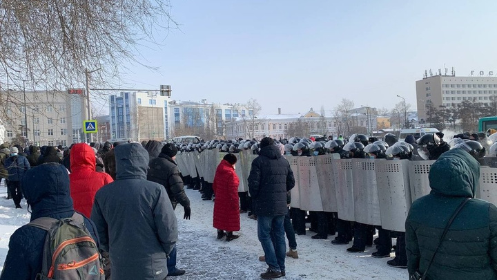 Около 300 человек приняли участие в незаконном шествии в Иркутске