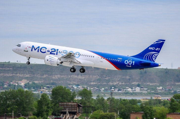 МС-21 разрабатывается корпорацией «Иркут» совместно с ОКБ Яковлева. Первый полет совершил в 2017 году. До сих пор не выпущен в серийное производство