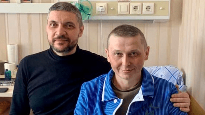 Осипов навестил забайкальского бойца, который после ранения 12 дней полз за помощью