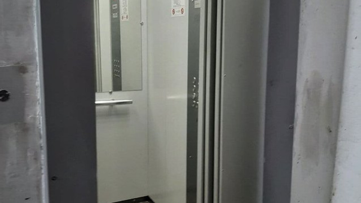 Больше 1 тыс. лифтов планируют заменить в Приангарье до 2024 года