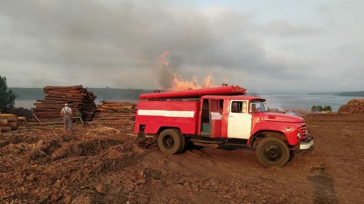 МЧС установило предварительную причину крупного пожара вблизи посёлка Харанжино