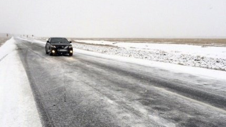 Синоптики предупредили автомобилистов Иркутской области о гололедице на дорогах