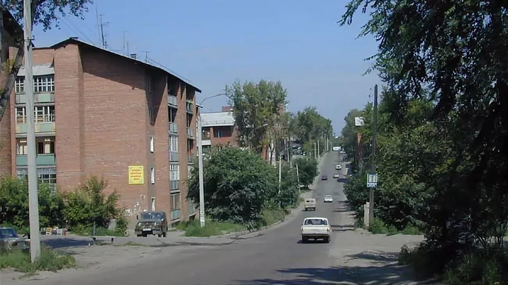 25 улиц и садоводство в Свердловском округе Иркутска остались без света из-за аварии