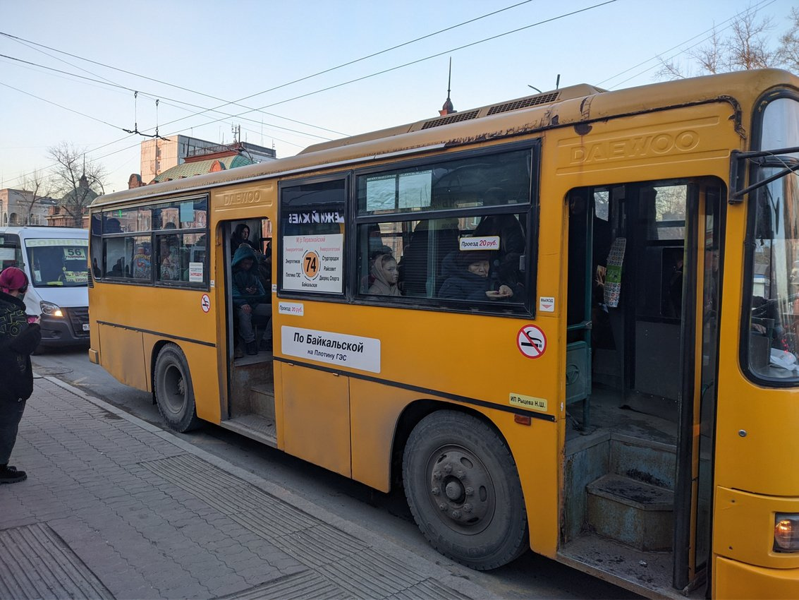 Автобус №74 на улице Ленина