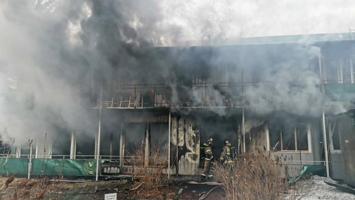 Пожар произошёл в развлекательном центре «Пилот» в селе Смоленщина Иркутского района