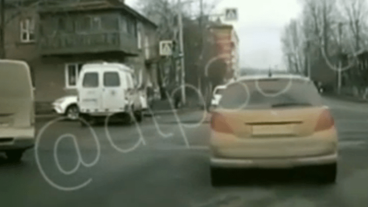 Машина скорой помощи столкнулась с двумя иномарками на перекрёстке в Иркутске