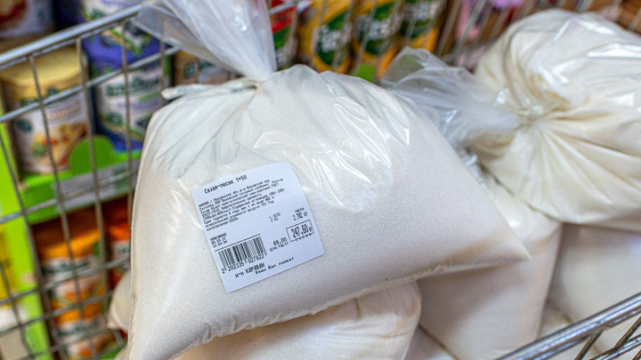 Правительство России временно запретило экспорт зерновых и сахара