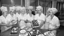 Десерты из прошлого: 7 рецептов, от которых у вас сведёт олдскулы