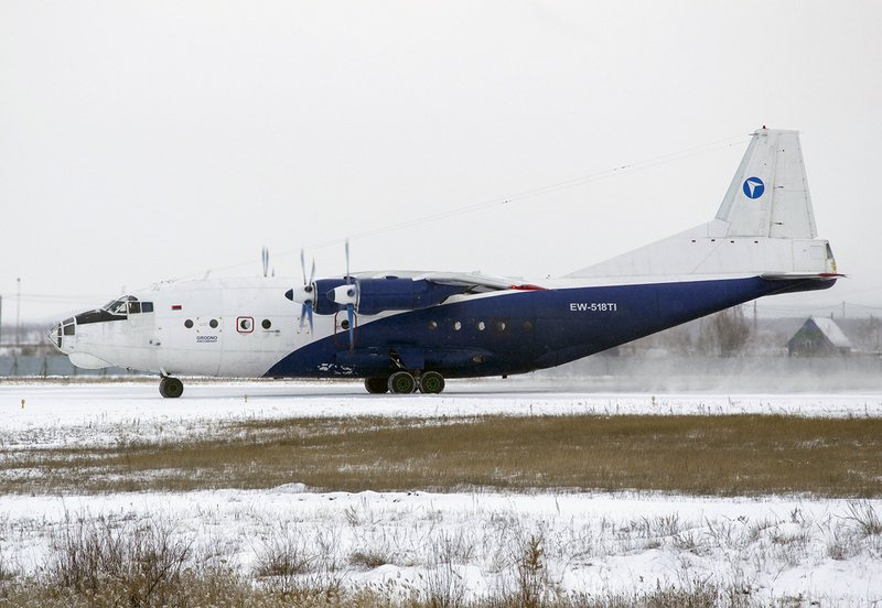 Самолёт Ан-12БК (регистрационный номер: EW-518TI), который упал под Иркутском