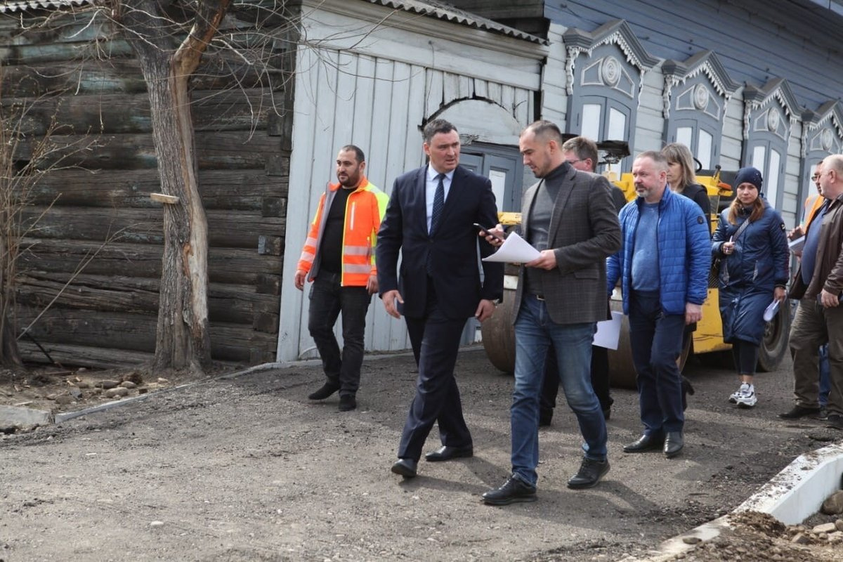 Выезд мэр Иркутска Руслана Болотова и руководителя КГО на ремонтируемые улицы весной 2021 года