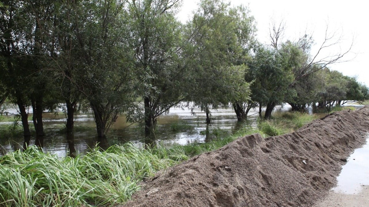 Уровень воды в Иркуте в Иркутске поднялся на 2 сантиметра выше критической отметки