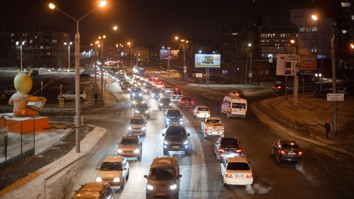 «Яндекс Go» и «Максим» объяснили рост цен на такси перед Новым годом в Иркутске