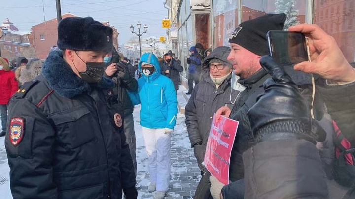 СМИ: 5 несовершеннолетних задержали во время несогласованного шествия в Иркутске 31 января