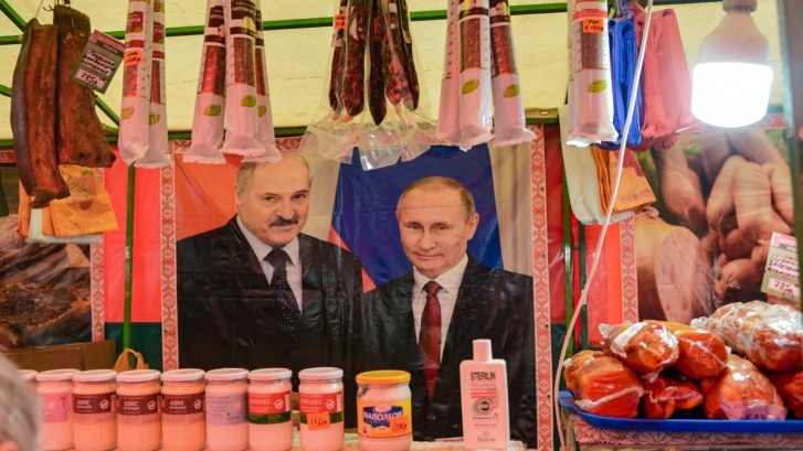 Нет Белоруссии, нет сала? Без чего останется Россия из-за продовольственного кукиша Западу