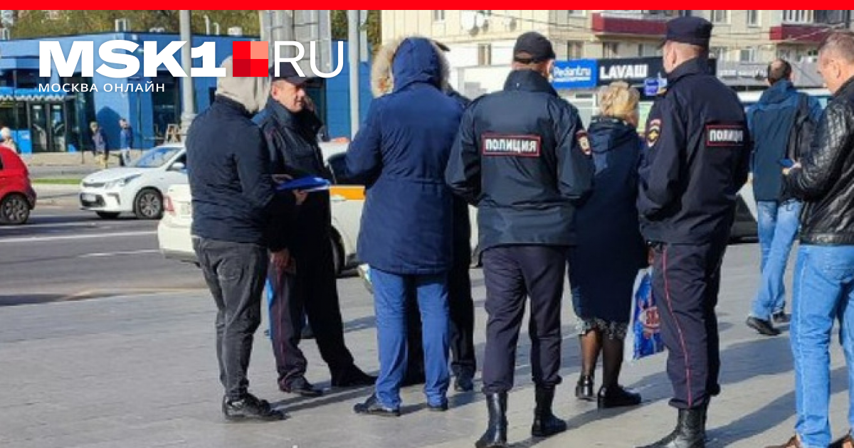 Закончиться ч. Сотрудник полиции. Полицейская облава. Полицейские облавы на срочников. Облавы на призывников в Москве.