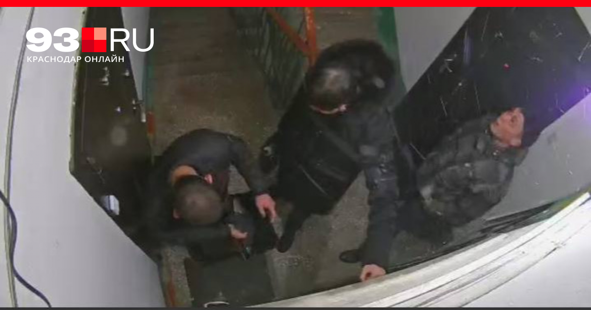 обыск закончился. обыск закончился. в молдове обыски. максим резник депутат задержан. обыск закончился.