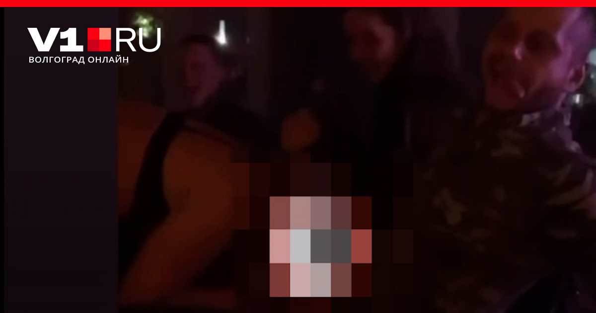 Голая в баре Секс видео бесплатно