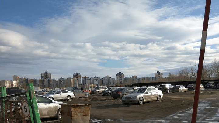 Парковки Челябинска: как автомобилистам распознать нелегала без ответственности
