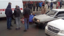 Лихач сбил на пешеходном переходе в Челябинске мужчину с малышом на руках