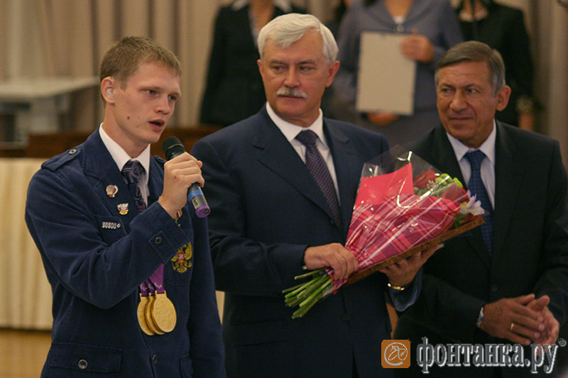 Евгений Швецов и Георгий Полтавченко на церемонии вручения наград петербургским участникам Олимпиады в Лондоне, сентябрь 2012 г.
