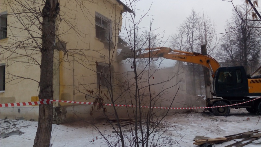 К Новому году площадку обещают очистить от мусора
К Новому году площадку обещают очистить от мусора