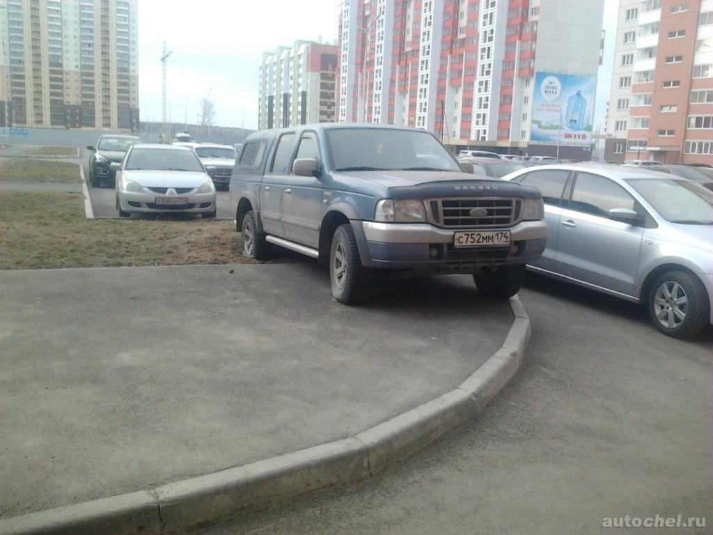 Подобное хамство особенно распространено в исполнении водителей кроссоверов и внедорожников. Надо же как-то оправдывать большой просвет Подобное хамство особенно распространено в исполнении водителей кроссоверов и внедорожников. Надо же как-то оправдывать большой просвет