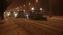 Залитые ледяным дождем дороги Волгограда экстренно спасают от обледенения