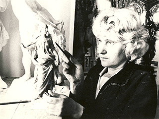 Галина Михайлова в мастерской