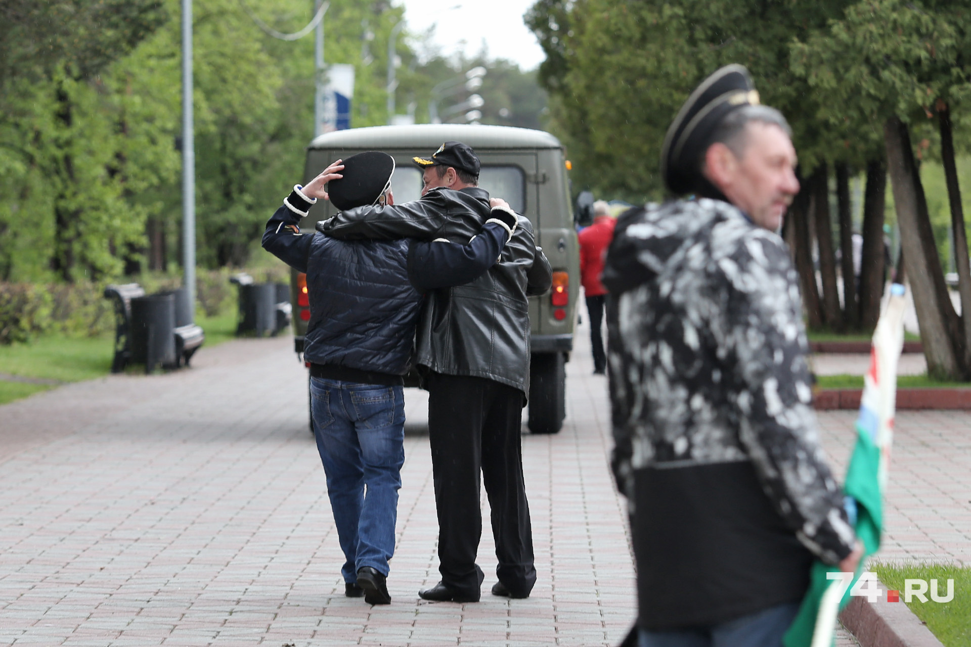 Сослуживцев согревали тёплые воспоминания Сослуживцев согревали тёплые воспоминания