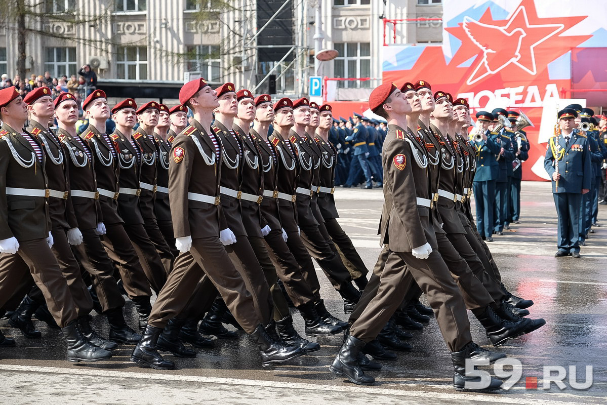 Фото с парада 9 мая пермь