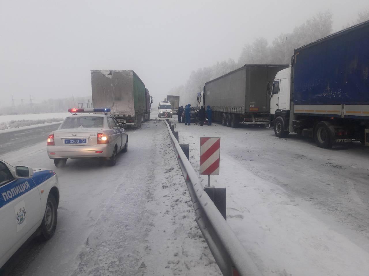 Автомобилистам рекомендуют быть внимательнее на  автодороге Тюмень — Омск, здесь наблюдается изморозь, временами идет снег, возможны гололедные явления