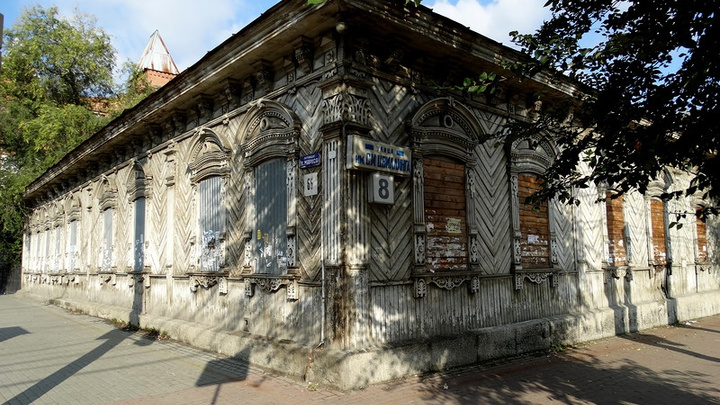 Старинный дом ХIХ века в центре Челябинска выставили на продажу