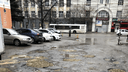 Ростовчанин за свой счет отремонтировал дорогу в центре города