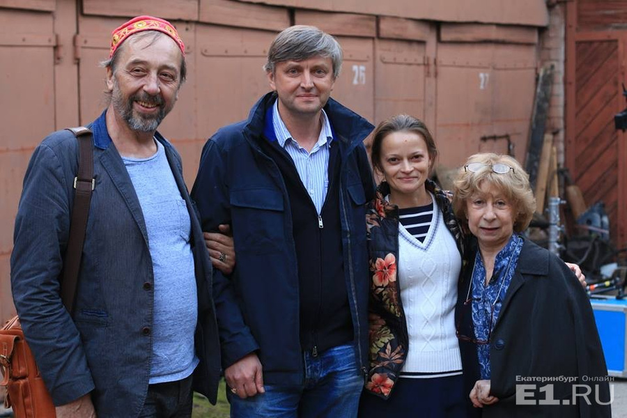 Слева направо: Николай Коляда, Сергей Лозница, Василина Маковцева, Лия Ахеджакова.
Слева направо: Николай Коляда, Сергей Лозница, Василина Маковцева, Лия Ахеджакова.