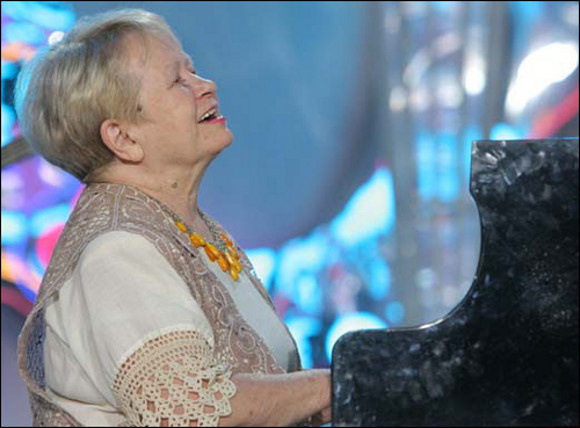 Александра Пахмутова