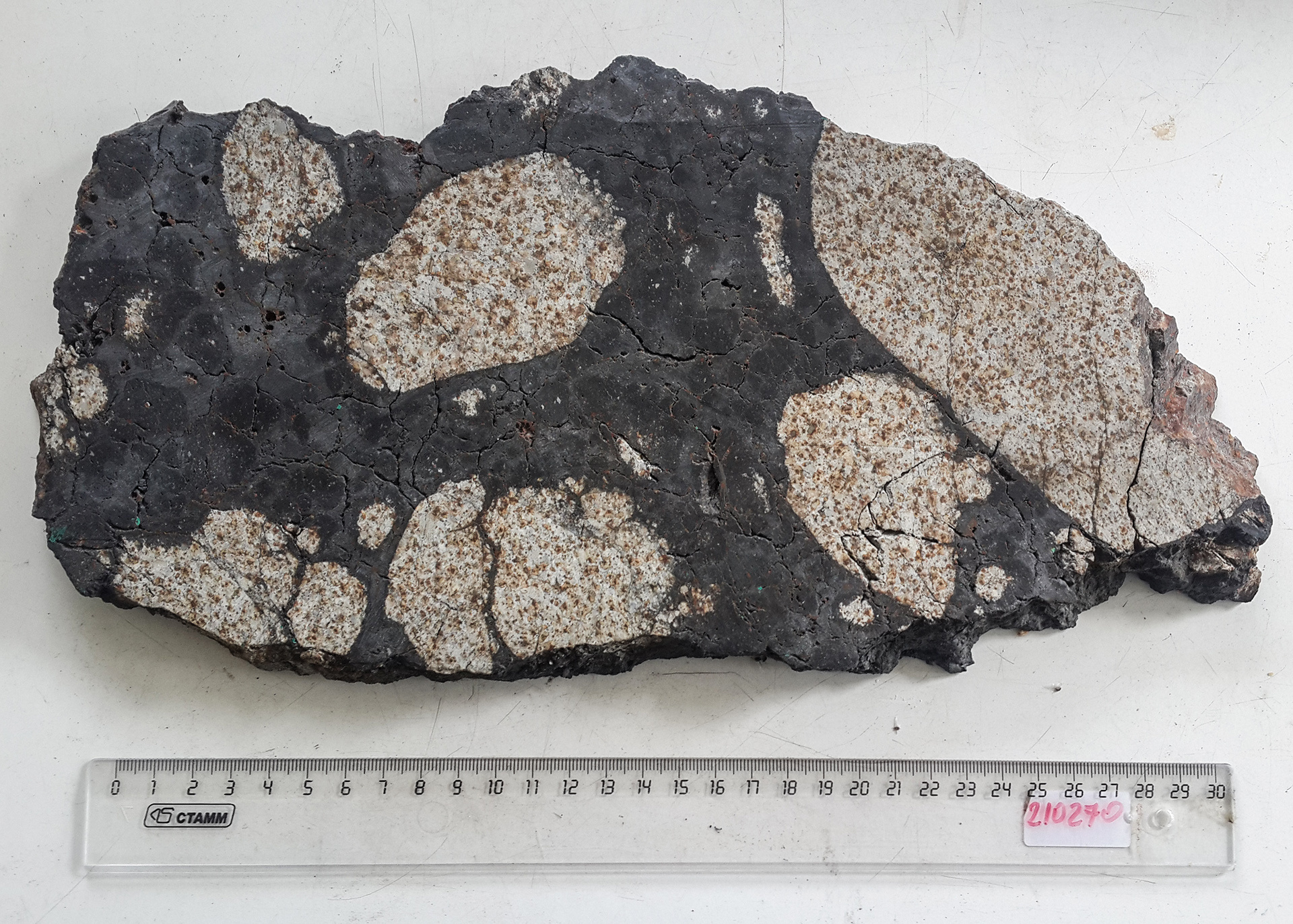 Спустя четыре года в музее хватились 2,5 кг метеорита