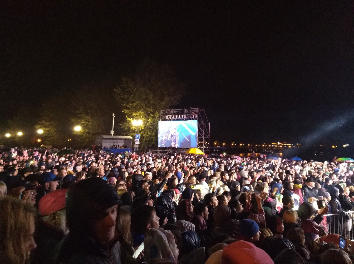 Пермяки подпевают популярным песням