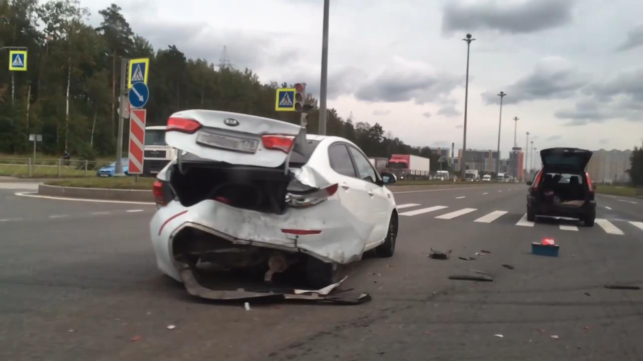 Скриншот с видео группы «ДТП и ЧП | Санкт-Петербург»/vk.com