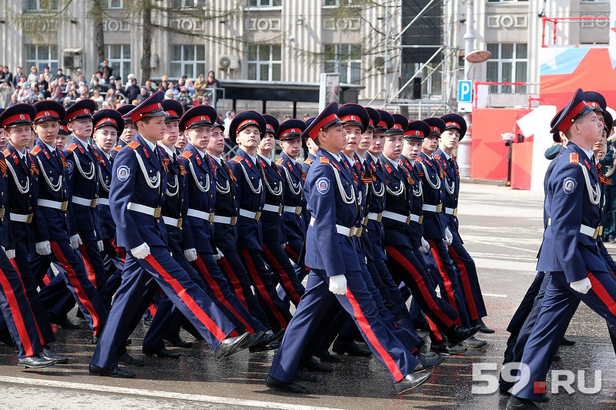 Фото с парада 9 мая пермь